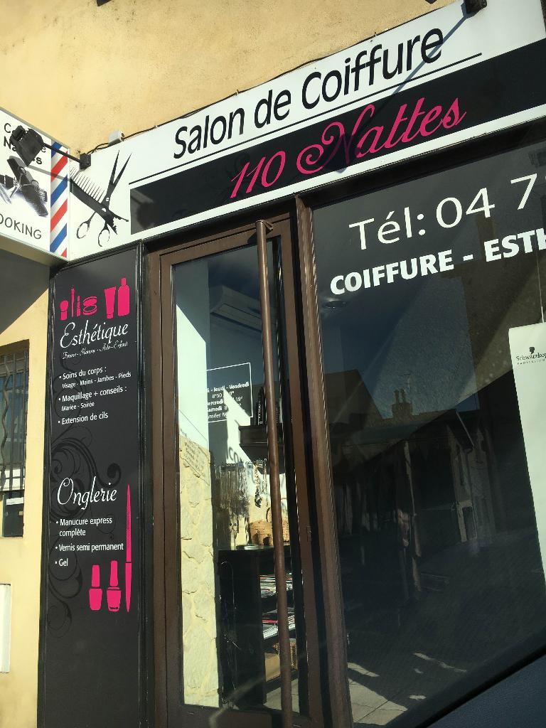 110 Nattes - Coiffeur, 86 route de Genève 01700 Neyron 