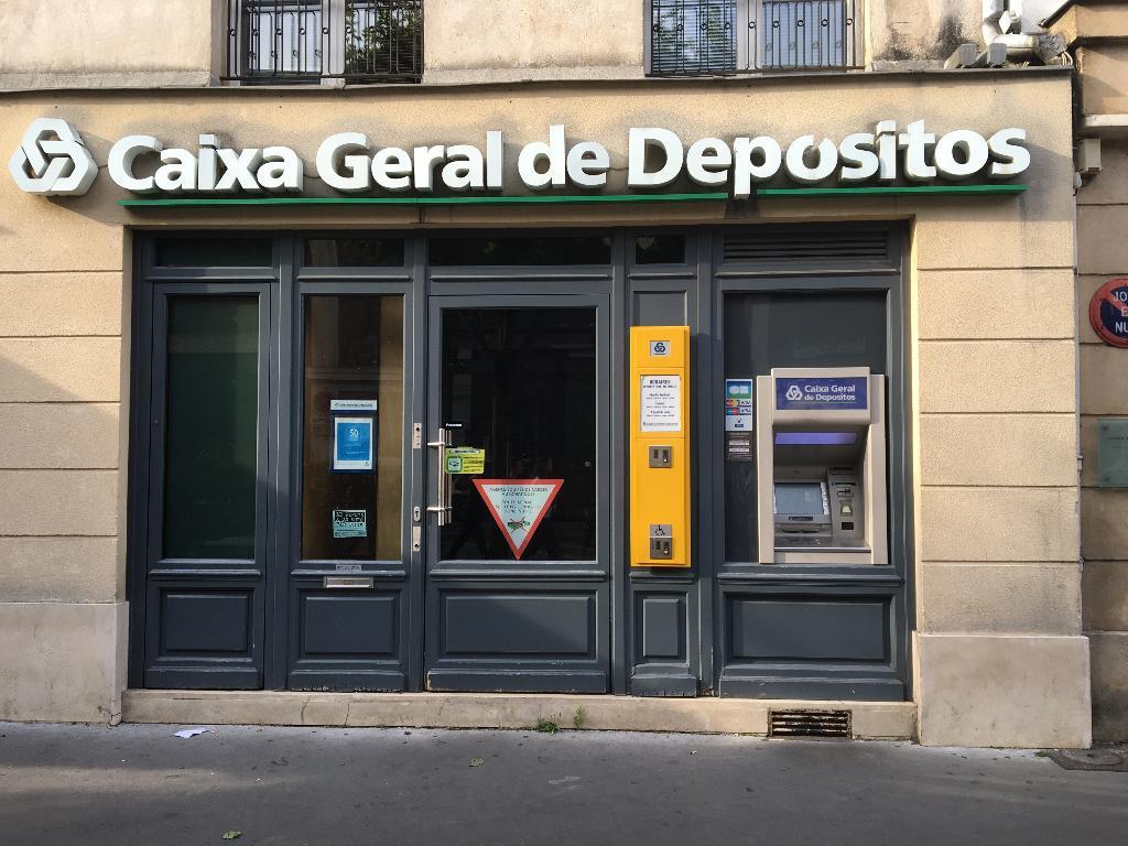 Caixa Geral De Depositos - Banque, 11 rue Pourvoierie ...