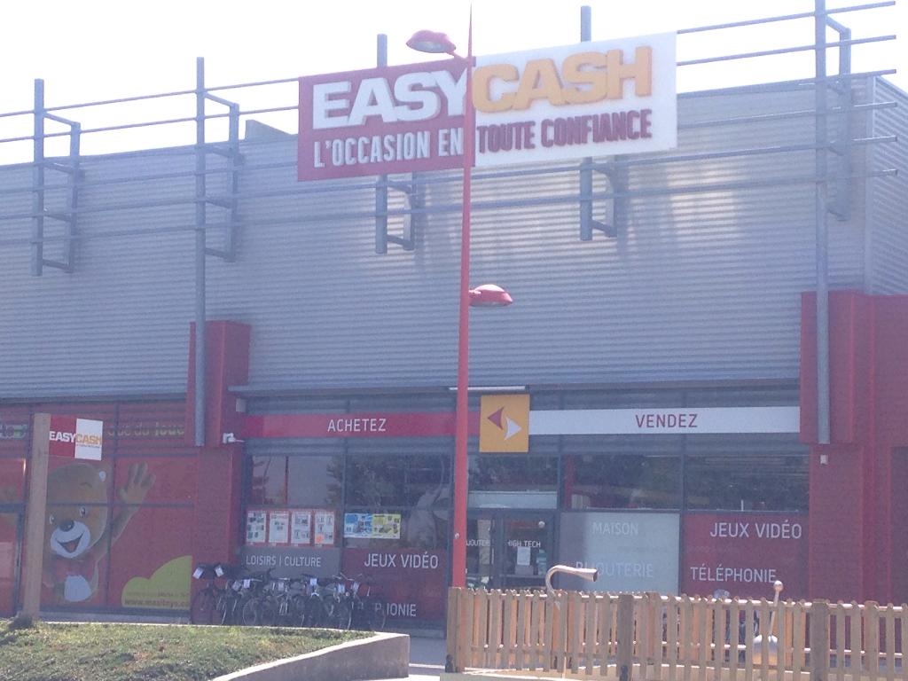 Easy Cash Dépôtvente de meubles, zone d'aménagement concerté Luc