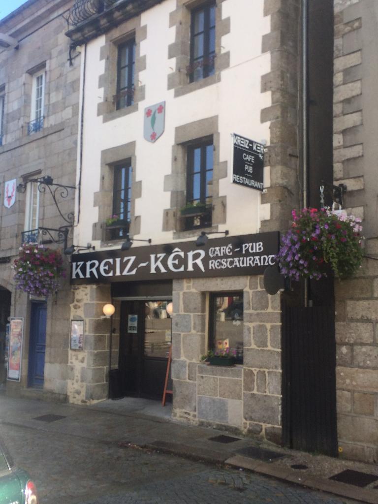  Kreiz  Ker  Restaurant 27 rue Saint  Yves 29290 Saint  