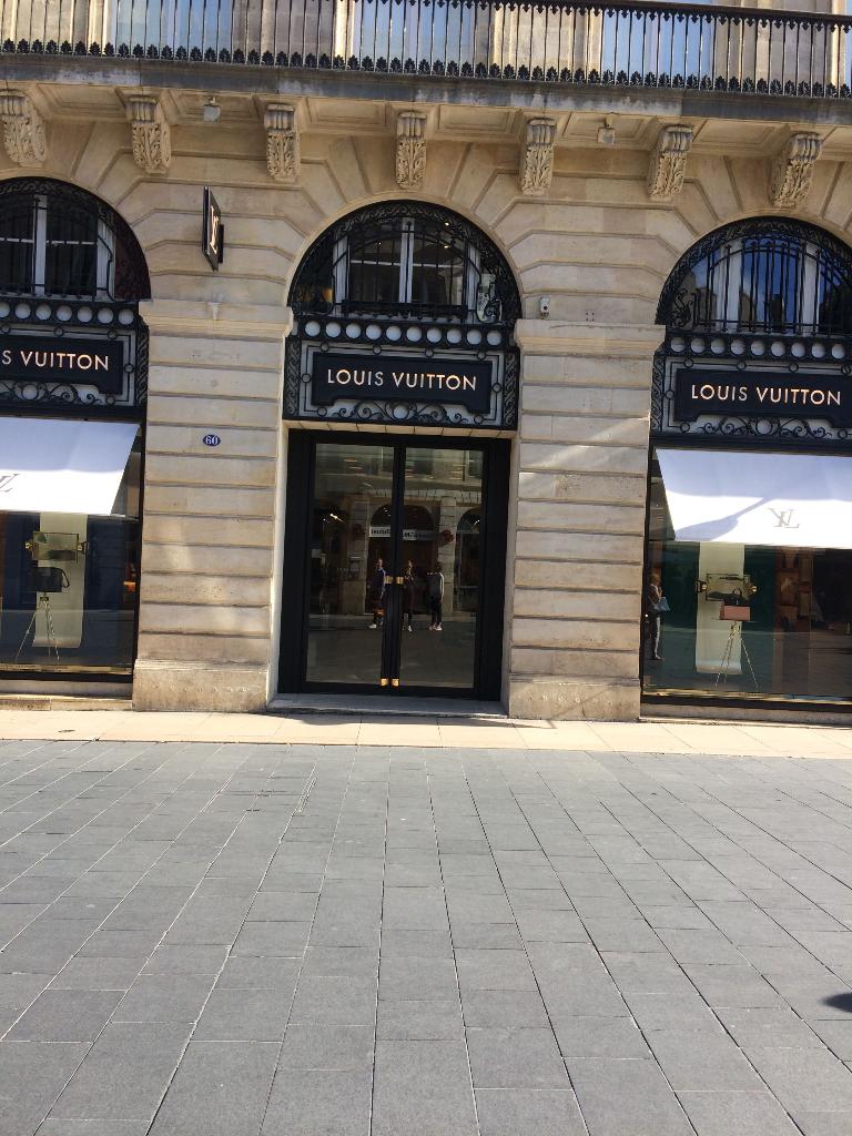 Louis Vuitton Lyon Horaire | SEMA Data Co-op