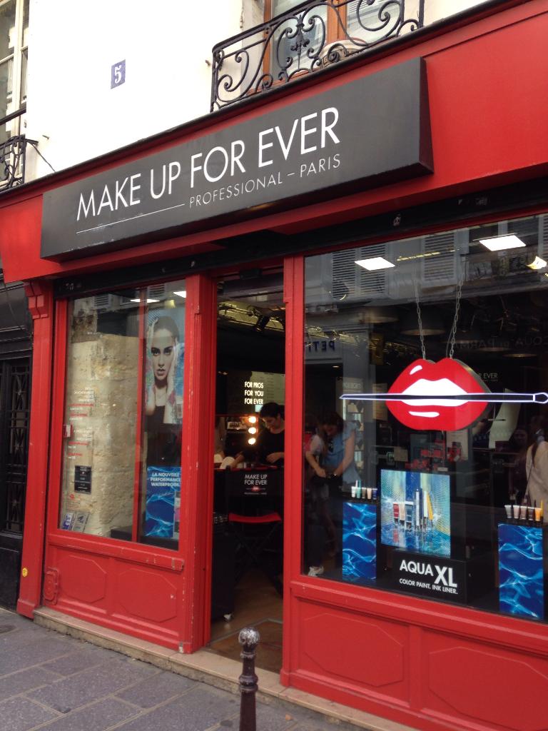  Make  Up  For Ever  Parfumerie 5 rue des Francs Bourgeois 