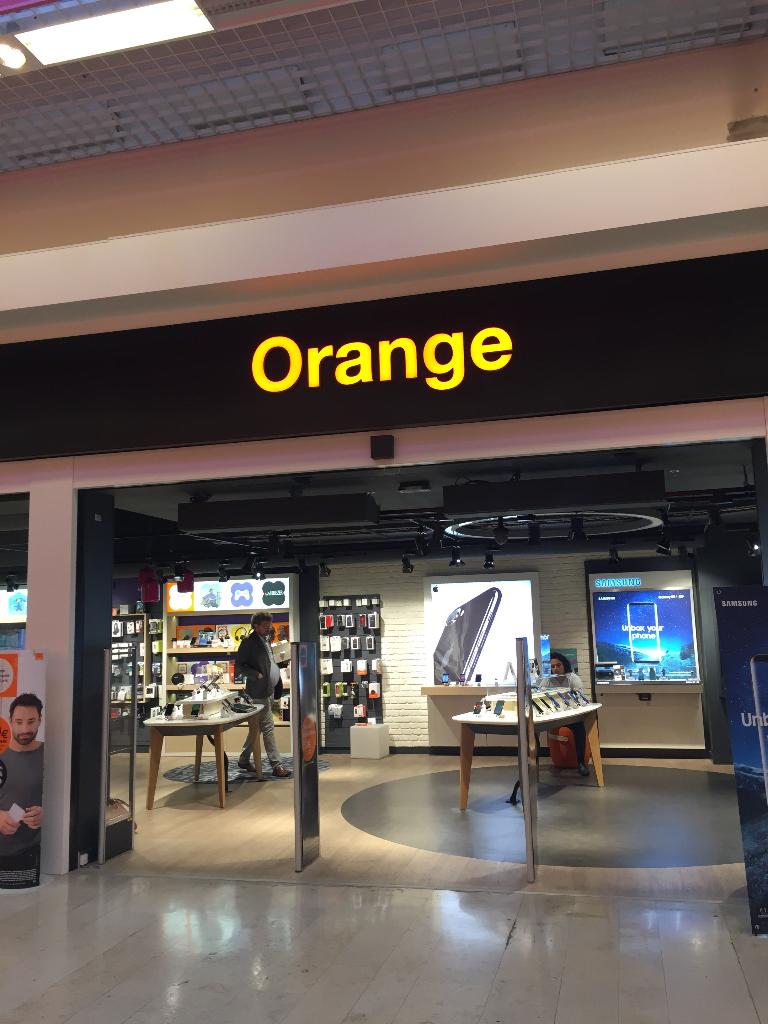 Boutique Orange Vente de téléphonie, centre commercial Pince Vent